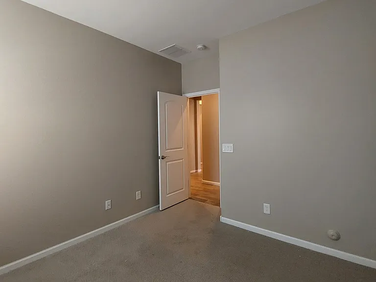 1025 S 200th Ln — Photo 22