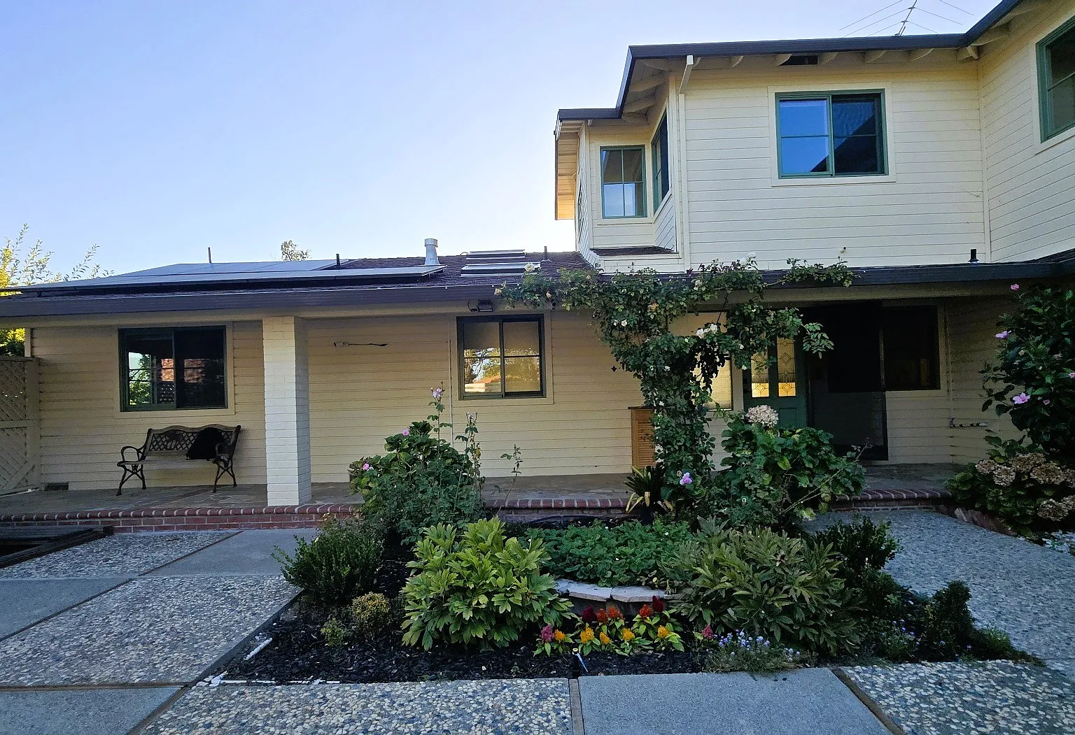 5 bed, 2906 sqft, $10,450 — Photo 2