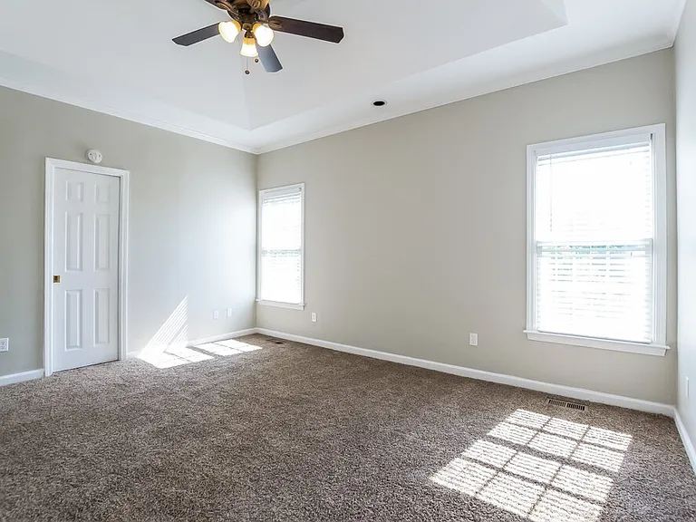 111 Windsong Dr — Photo 11