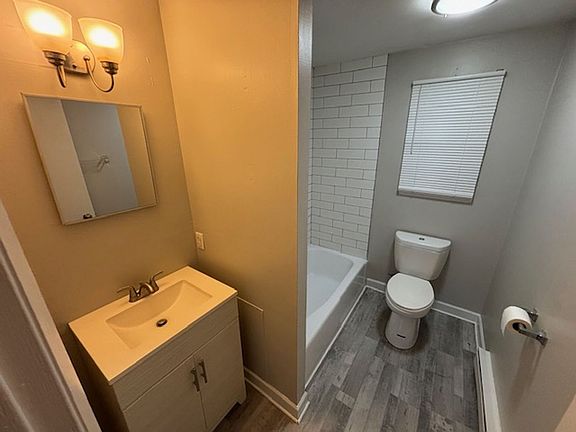 3rd image of 101-105 Heywood Ave #11