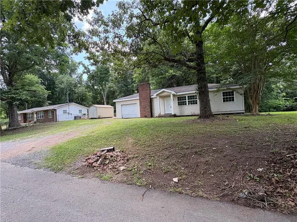938 Raygan Dr, Tunnel Hill, GA 30755