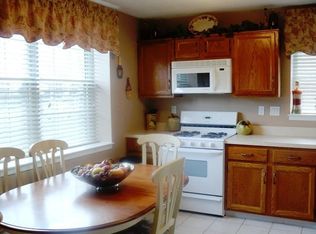 7 Hunters Pointe Rd, Middletown, NJ 07748