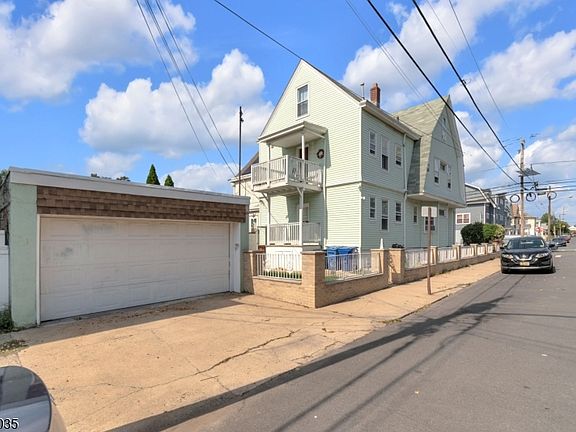2nd image of 278 18Th Ave