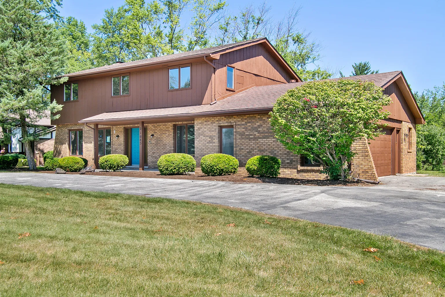 21045 Apollo Cir photo 1