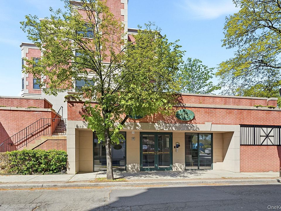 1st image of 101 Sheldrake Place #12