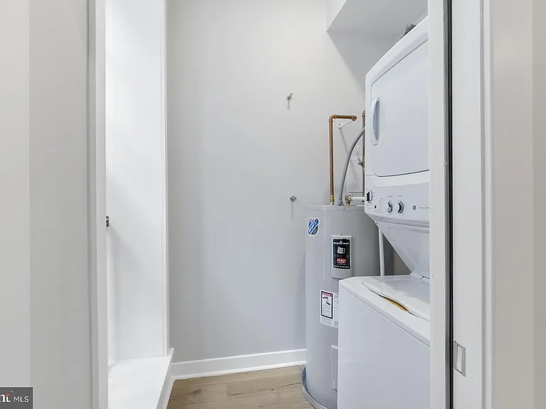 257 N 3rd St #2 — Photo 17