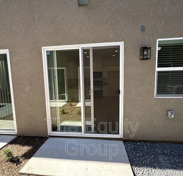 733 S Pinkham #102 — Photo 12