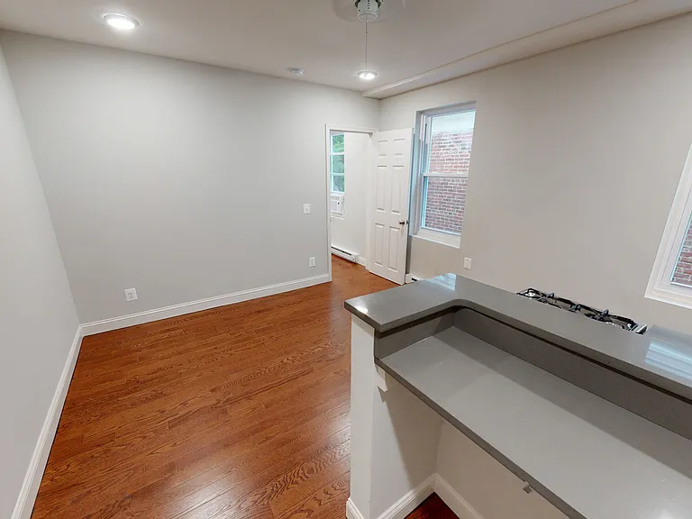 1622 Pine St #3R — Photo 1