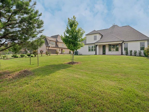 4th image of 614 Cypress Knoll Dr