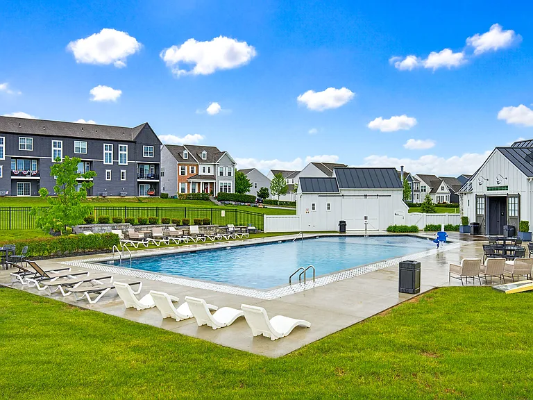 5th house up from the pool