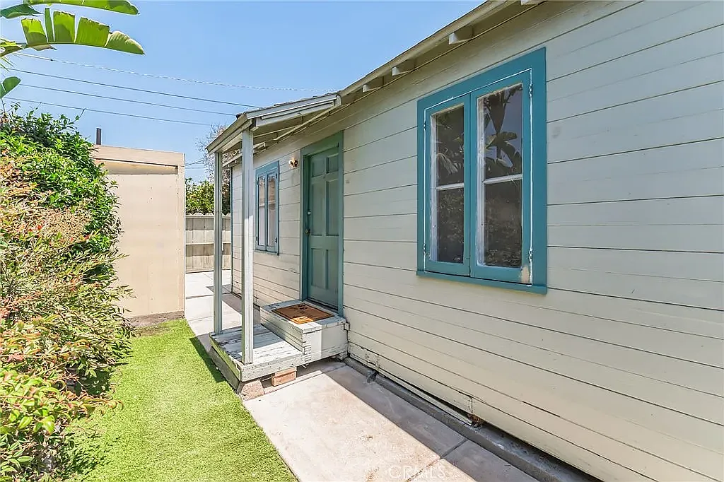 1 bed, 430 sqft, $2,300 — Photo 1