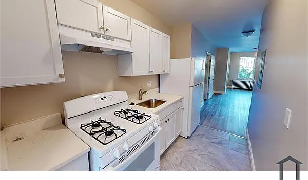 2 bed, $1,752 — Photo 2