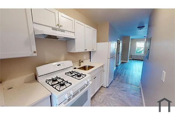 Building Photo - 105 35th St NE #1
