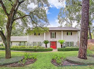 8201 Westview Dr, Houston, TX 77055