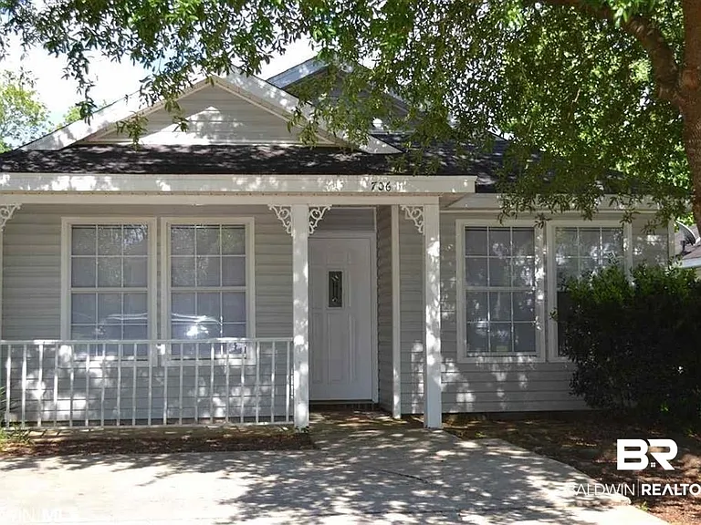 706 Crystal Wells Ct N — Photo 1