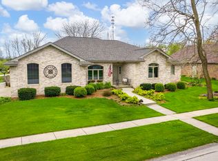 1890 Erin Ln, Morris, IL