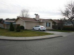 903 W 14th Pl, Kennewick, WA 99337
