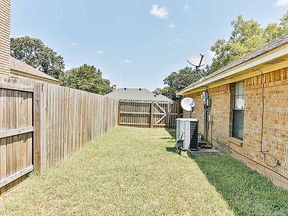 2nd image of 6020 Plantation Dr