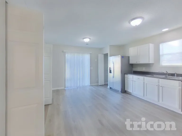 208 Denby Cir — Photo 6