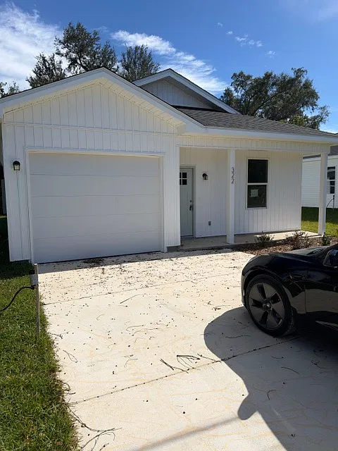 3 bed, 1275 sqft, $2,200 — Photo 1