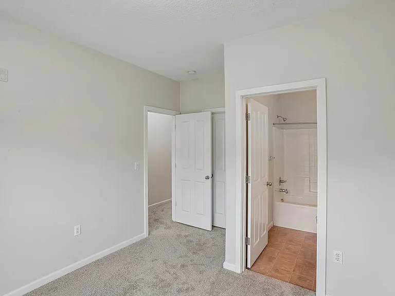 10805 NE Red Wing Way #201 — Photo 21
