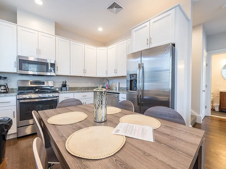 2044 Beacon St #5 — Photo 2