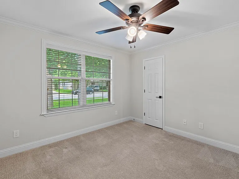 309 Creek Ridge Ln — Photo 22