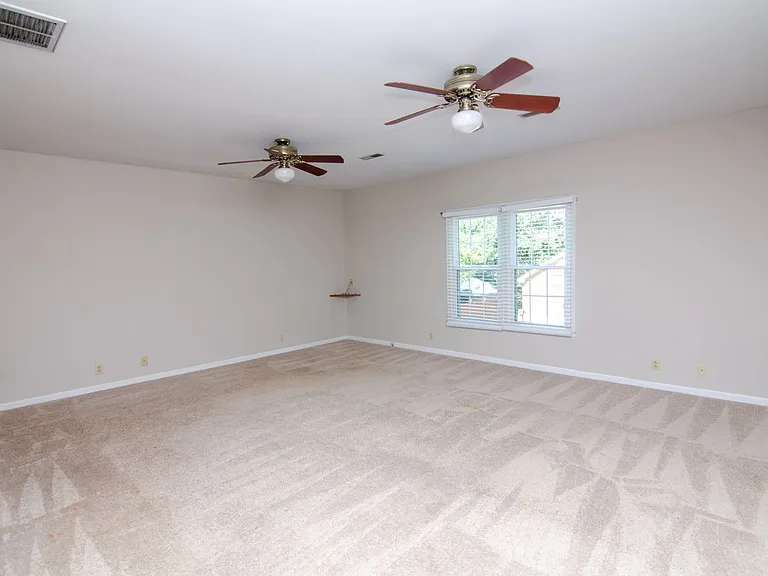 1144 Hunters Chase Dr — Photo 13