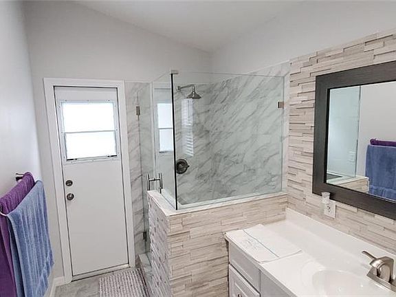 4th image of 327 Majesty Dr
