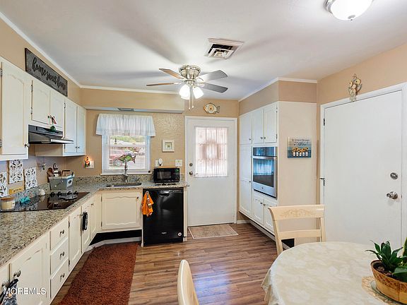 3rd image of 417A Chatham Court