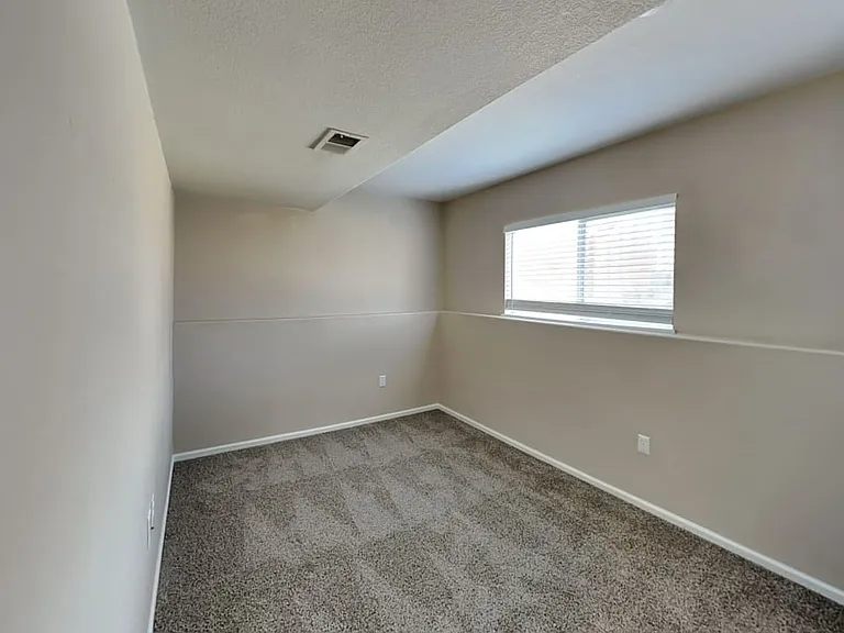 4731 N Silverlace Dr — Photo 5