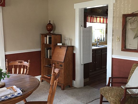 5th image of 225 E Beaumont Ave
