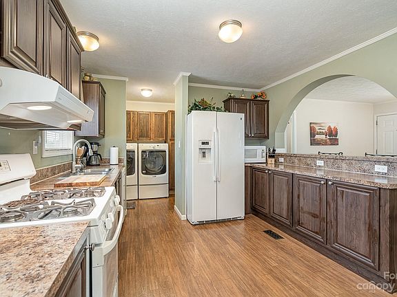 3rd image of 139 Red Walnut Dr