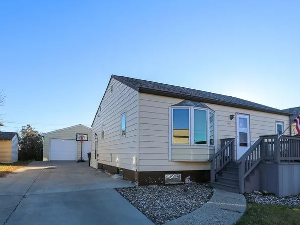 1015 11th St W, Williston, ND 58801