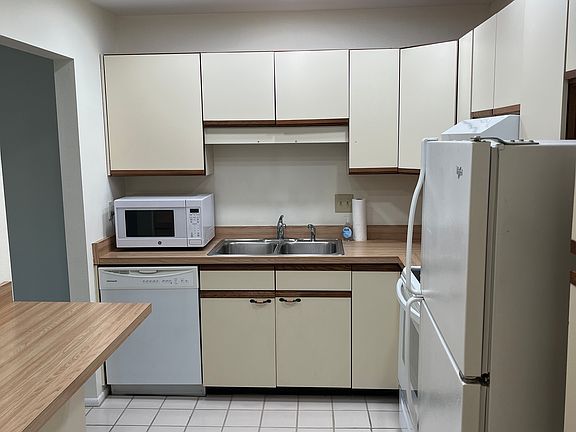 5th image of 1211 Capri Isles Blvd APT 65