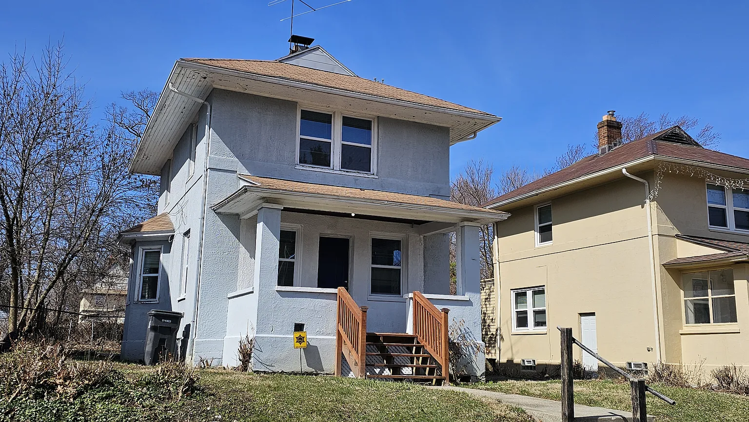 145 Oliver St photo 1
