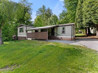 617 Waddell Dr, Hendersonville, NC 28792