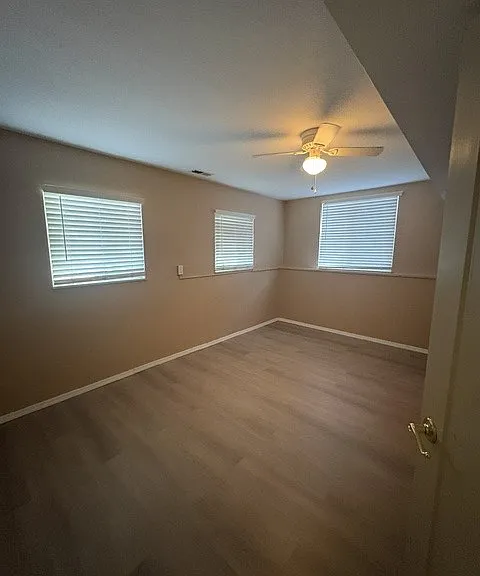 504 Cragmor Rd — Photo 11