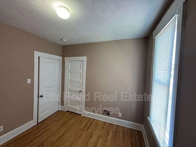 704 Baltimore St — Photo 13