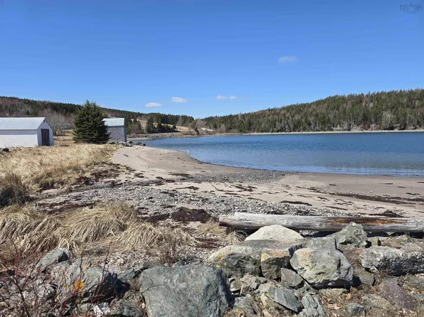 9273 Highway 16, Cooks Cove, NS B0H 1N0