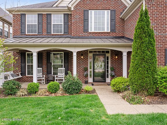 3rd image of 321 Cranbury Way