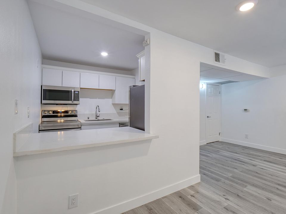 1st image of 301 N Alvarado St #60f07602b
