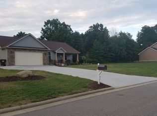 52 Cedars Dr, Youngstown, OH 44514