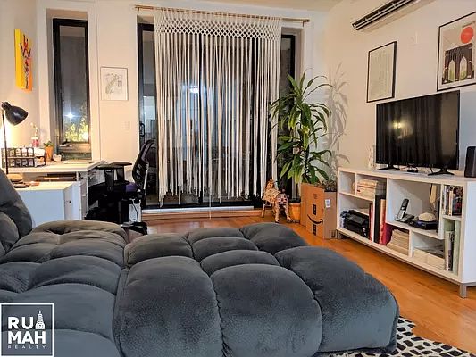 1st image of 90 Marion St #2C
