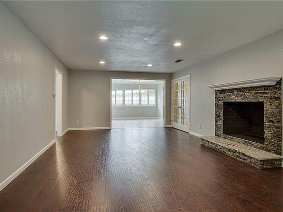 5th image of 404 Allenwood Dr