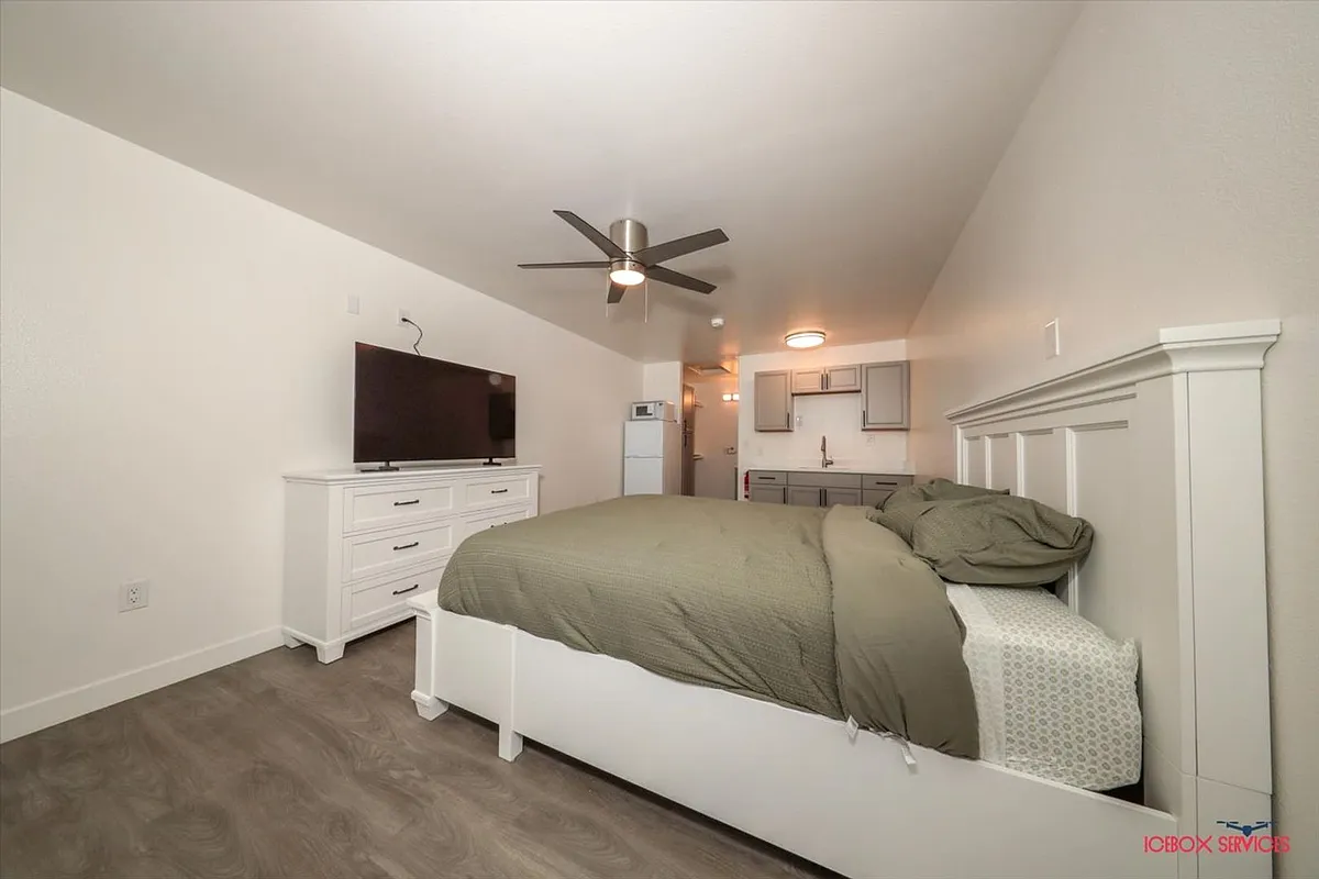 Building Photo - 951 S Hobson'S Choice Ln