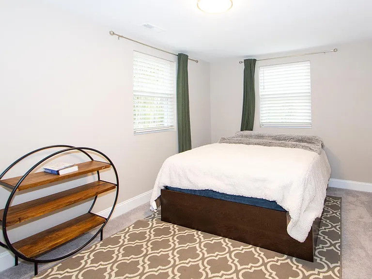 11 Arthur Dr W — Photo 23