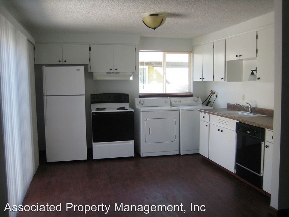 2nd image of 3114 19th Pl