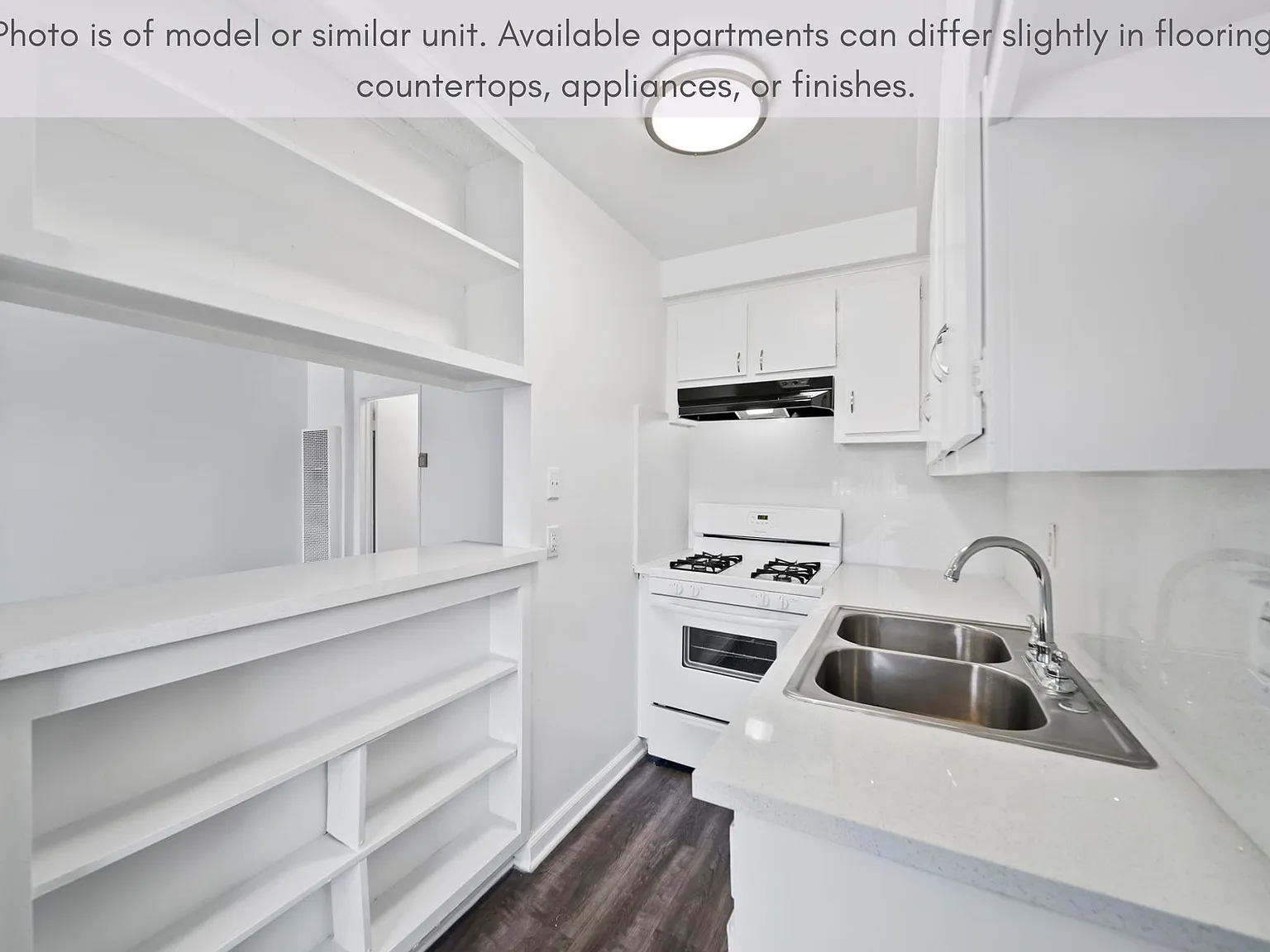 Valencia Apartments — Photo 4