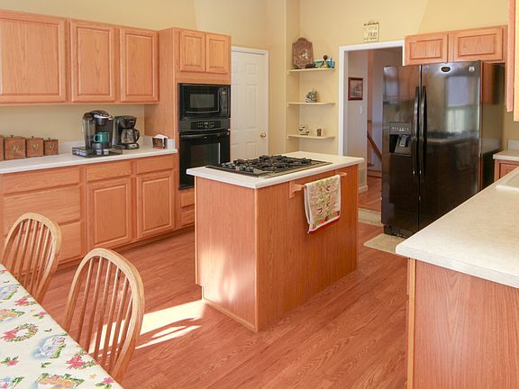 4th image of 9855 Liberty Grove Dr